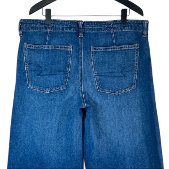 American Eagle Dreamy Drape Strigid Low-Rise Ultra Wide-Leg Jean size 12 Belted - Picture 9 of 9